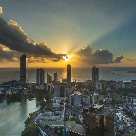 Luxury Sky Apartment Colombo Buitenkant foto